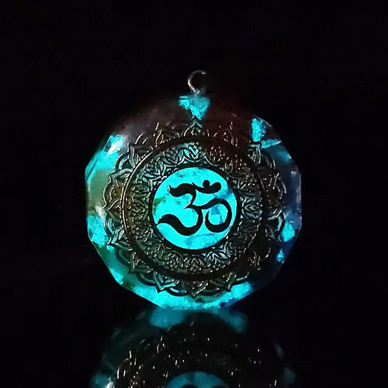 Day Day Up Orgonite Pendant Om Symbol Luminous Necklace Chakra Healing Energy Necklace Meditation Jewelry 1.38 inch