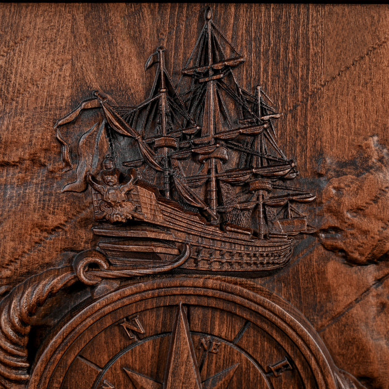 Voyager Sailor's Compass and Anchor Wooden Wall Decoration